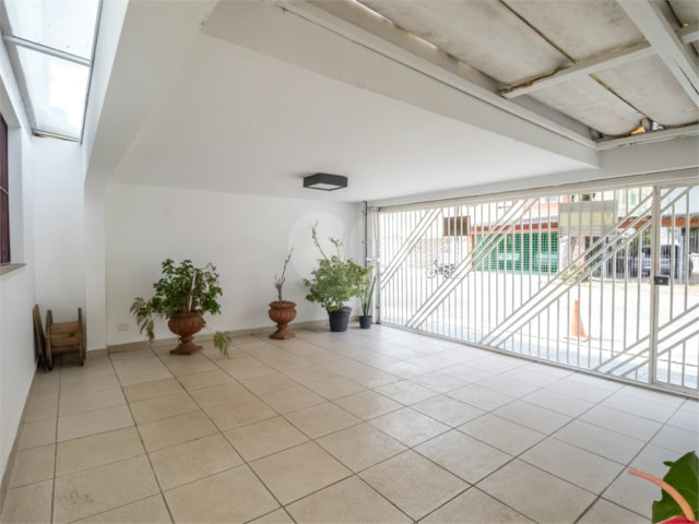 Sobrado à venda com 3 quartos, sendo 1 suíte,  em Chácara Santo Antônio, São Paulo, SP