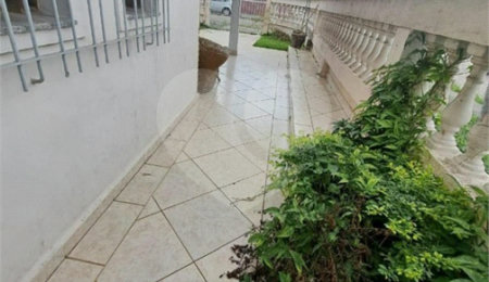 Casa à venda com 4 quartos, sendo 1 suíte,  em Indaiá, Caraguatatuba, SP