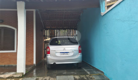 Casa à venda com 2 quartos, sendo 1 suíte,  em Gaivota, Itanhaém, SP