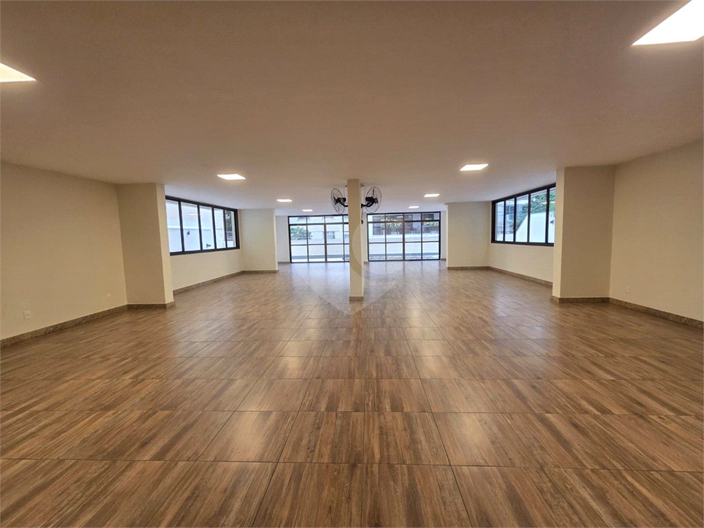 Apartamento à venda com 3 quartos, sendo 1 suíte,  em Tijuca, Rio de Janeiro, RJ