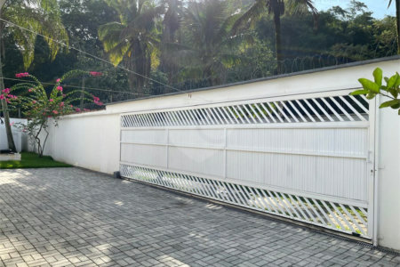 Casa à venda com 3 quartos, sendo 2 suítes,  em Maresias, São Sebastião, SP