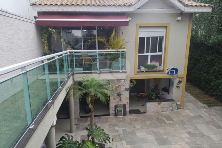 Sobrado à venda com 4 quartos, sendo 2 suítes, em Santana, São Paulo, SP