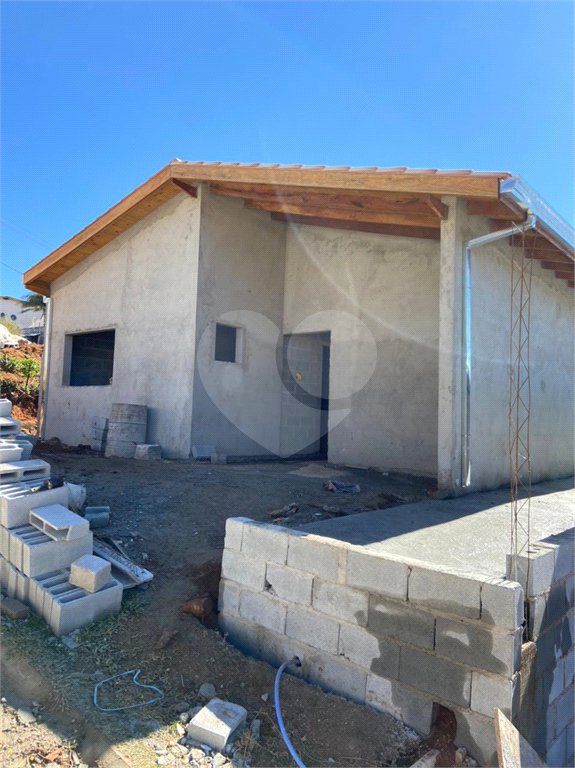 Casa à venda com 2 quartos, sendo 1 suíte,  no condomínio Águas de São Pedro, Mairiporã - SP