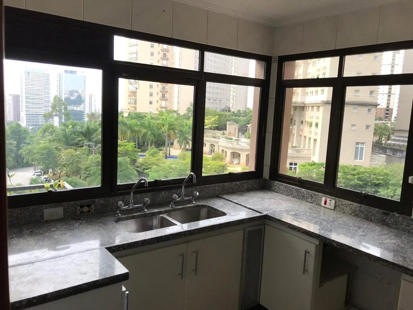 Cobertura à venda com 4 suítes em Jardim Fonte do Morumbi, São Paulo, SP