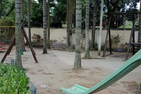 Casa à venda com 5 quartos, sendo 3 suítes, no condomínio Mansões da Prata, Rio de Janeiro - RJ