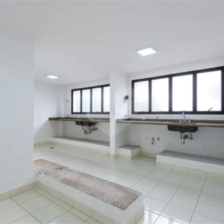 Apartamento à venda com 3 suítes em Real Parque, São Paulo, SP