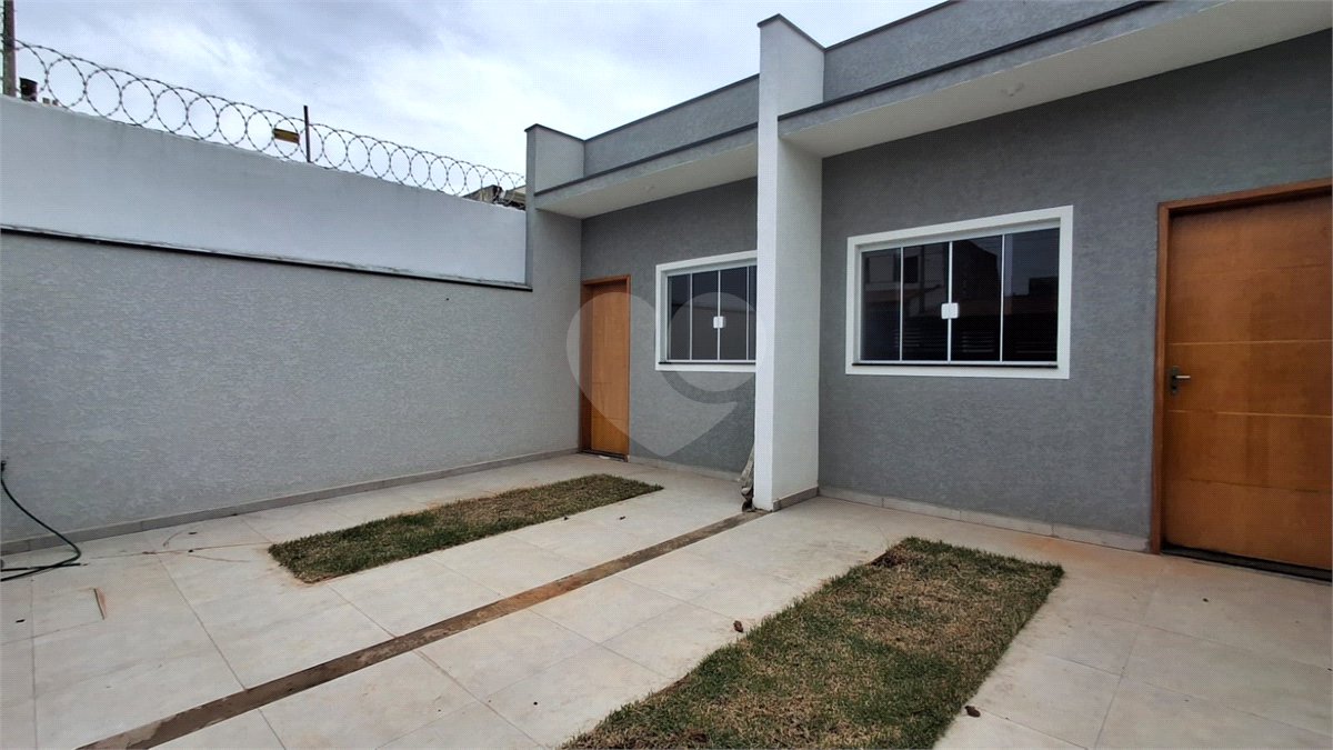 Casa de Vila à venda com 2 quartos em Jardim Santa Marta, Sorocaba, SP