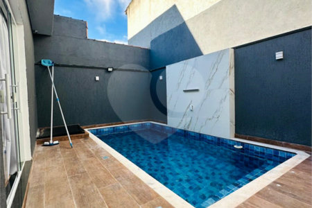 Casa à venda com 2 suítes, em Jardim Quaresmeira III, Suzano, SP