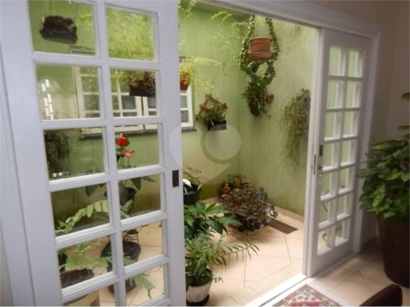 Casa à venda com 3 quartos, sendo 1 suíte,  em Vila Suissa, Mogi das Cruzes, SP