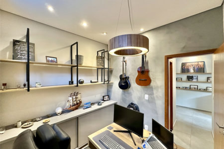 Casa à venda com 3 suítes no condomínio Reserva Santa Maria, Jandira - SP