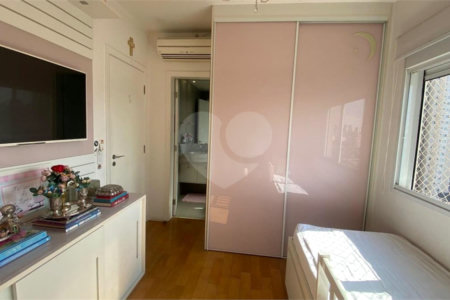 Apartamento à venda com 3 suítes em Vila Romana, São Paulo, SP