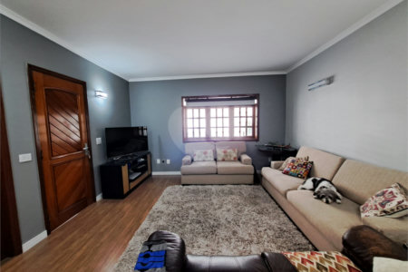 Sobrado à venda com 3 quartos, sendo 1 suíte, em Vila Gomes Cardim, São Paulo, SP