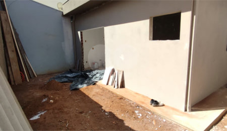 Casa à venda com 2 quartos, sendo 1 suíte,  no condomínio Parque dos Flamboyants, São Carlos - SP