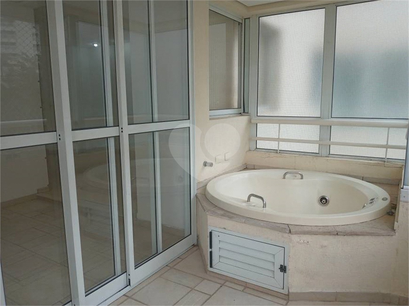Apartamento para alugar com 79m², 2 suítes e 2 vagas próximo ao Portal do Morumbi