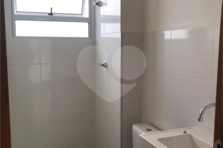 Apartamento no condomínio Monte Berlim