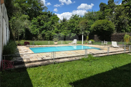 Casa Térrea com 3 quartos sendo 1 suíte. 1.400m² A/T. Jardim Floresta, Atibaia, SP