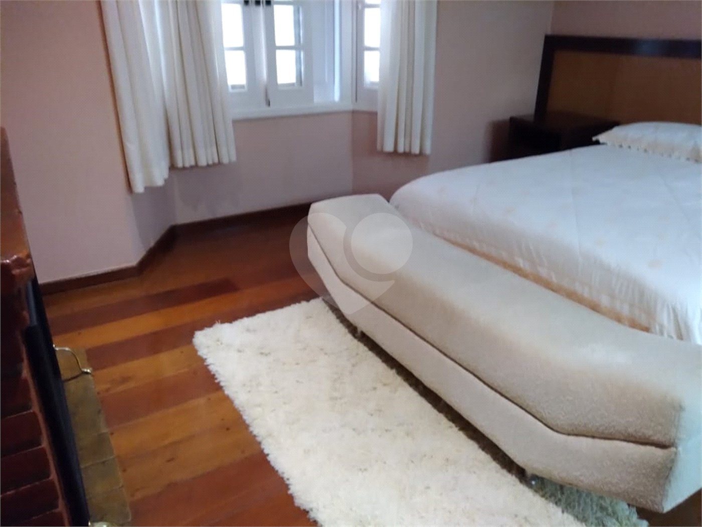 Sobrado à venda com 4 quartos, sendo 2 suítes, em Serra da Cantareira, Mairiporã, SP