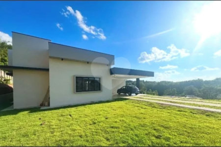 Casa à venda com 3 quartos, sendo 2 suítes, no condomínio Terra Caxambu, Jundiaí - SP