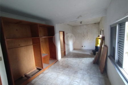 Sobrado à venda com 7 quartos, sendo 6 suítes, em Aclimação, São Paulo, SP