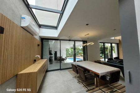 Casa à venda com 3 suítes em Jardim Prudência, São Paulo, SP