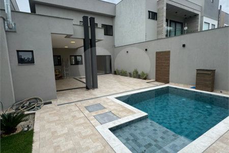 Casa à venda com 5 quartos, sendo 4 suítes, no condomínio Grand Park, Rio de Janeiro - RJ