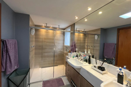 Apartamento á venda com 200m² - Bosque da Saúde