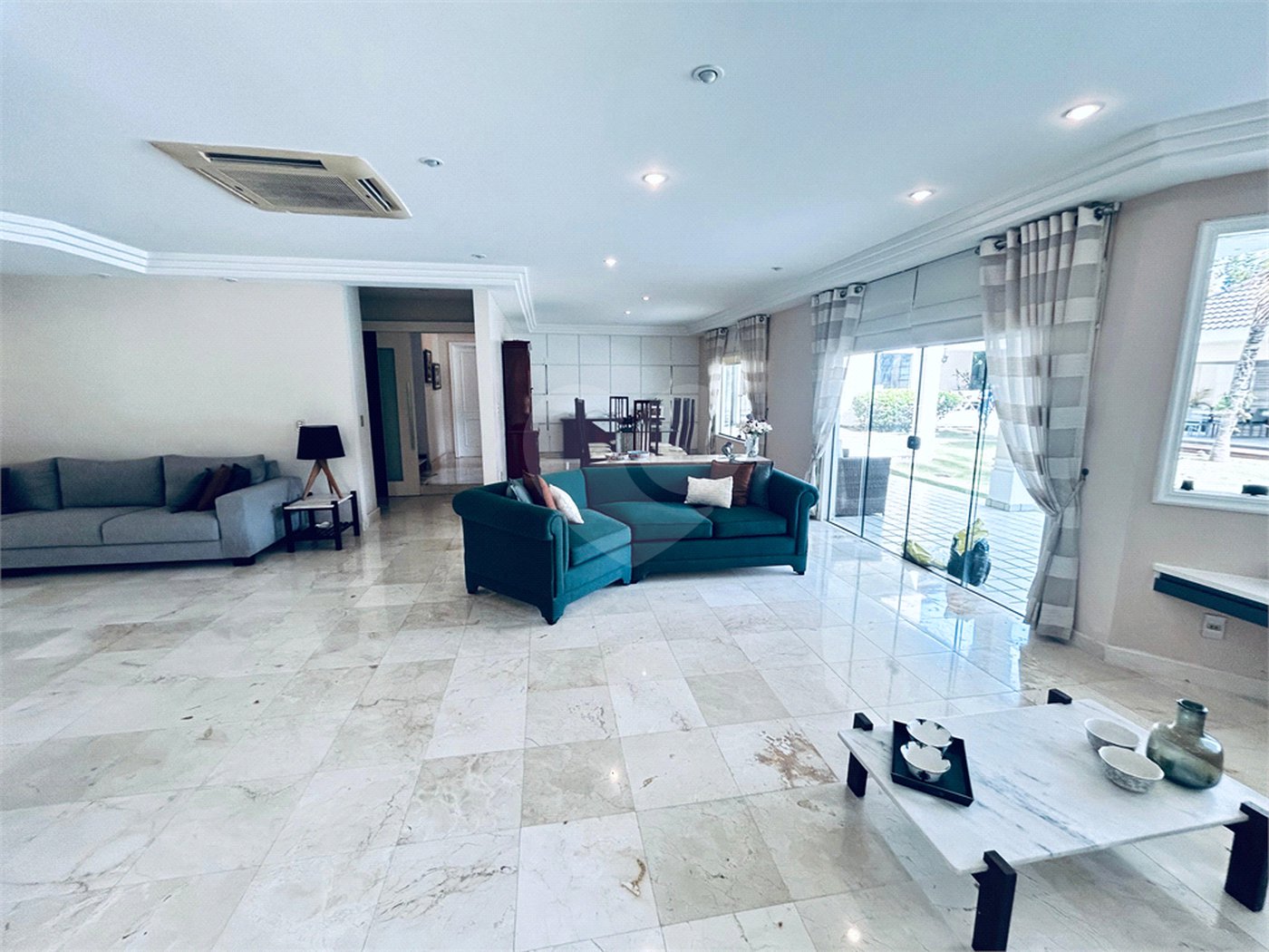 Casa à venda com 8 quartos, sendo 7 suítes, em Barra da Tijuca, Rio de Janeiro, RJ