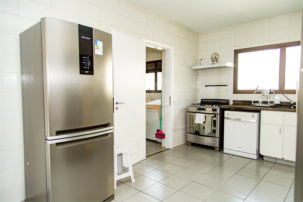 Apartamento à venda com 3 suítes em Moema, São Paulo, SP