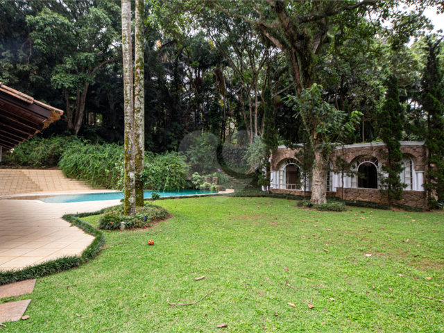 Casa à venda com 4 suítes no condomínio Chácara Flora, São Paulo - SP