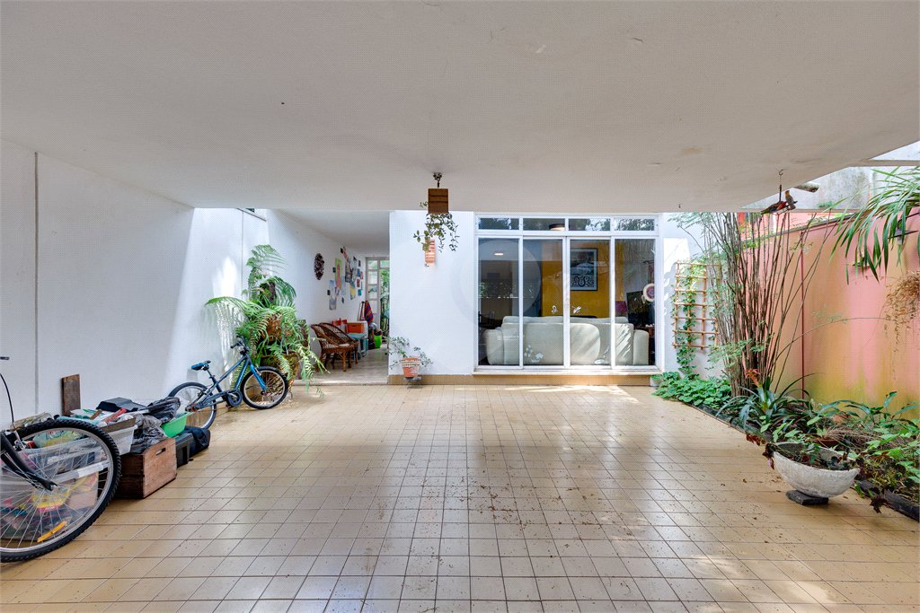 Casa de Vila à venda com 3 quartos, sendo 1 suíte, em Alto da Boa Vista, São Paulo, SP