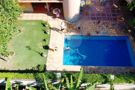 Casa à venda com 4 quartos, sendo 1 suíte, no condomínio Residencial Vale das Laranjeiras, Indaiatuba - SP