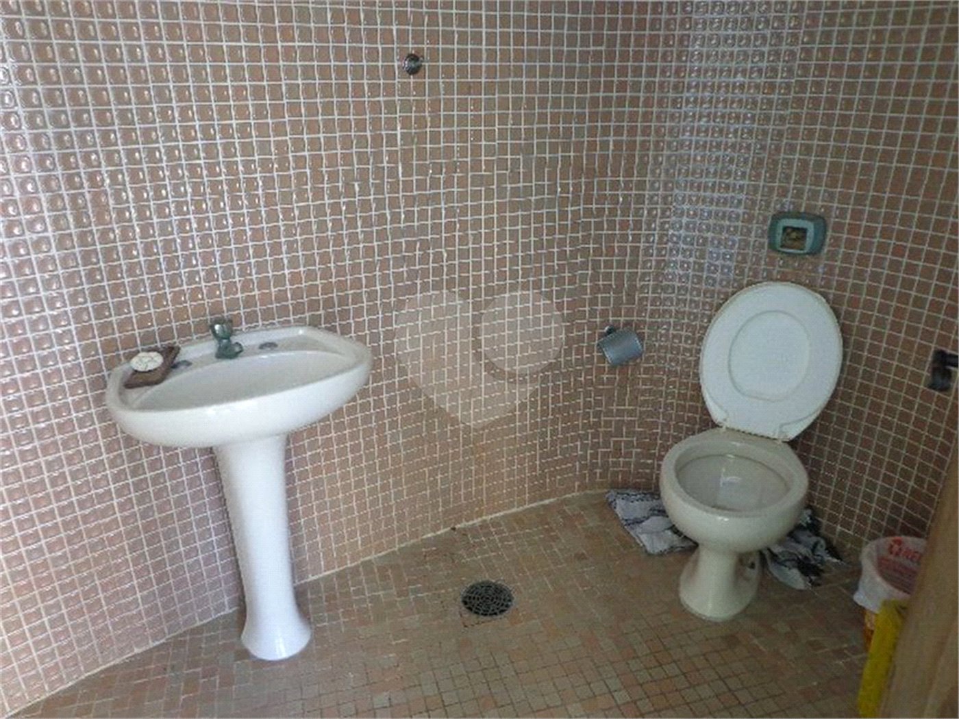 Cobertura à venda ou para alugar com 7 quartos, sendo 2 suítes, em Vila Andrade, São Paulo, SP