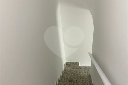 Casa à venda com 3 quartos, sendo 1 suíte, no condomínio Parque Vitória, São Paulo - SP