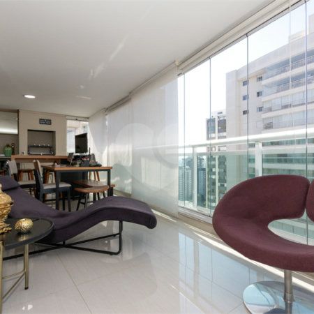 Apartamento à venda com 4 quartos, sendo 3 suítes,  em Vila Romana, São Paulo, SP