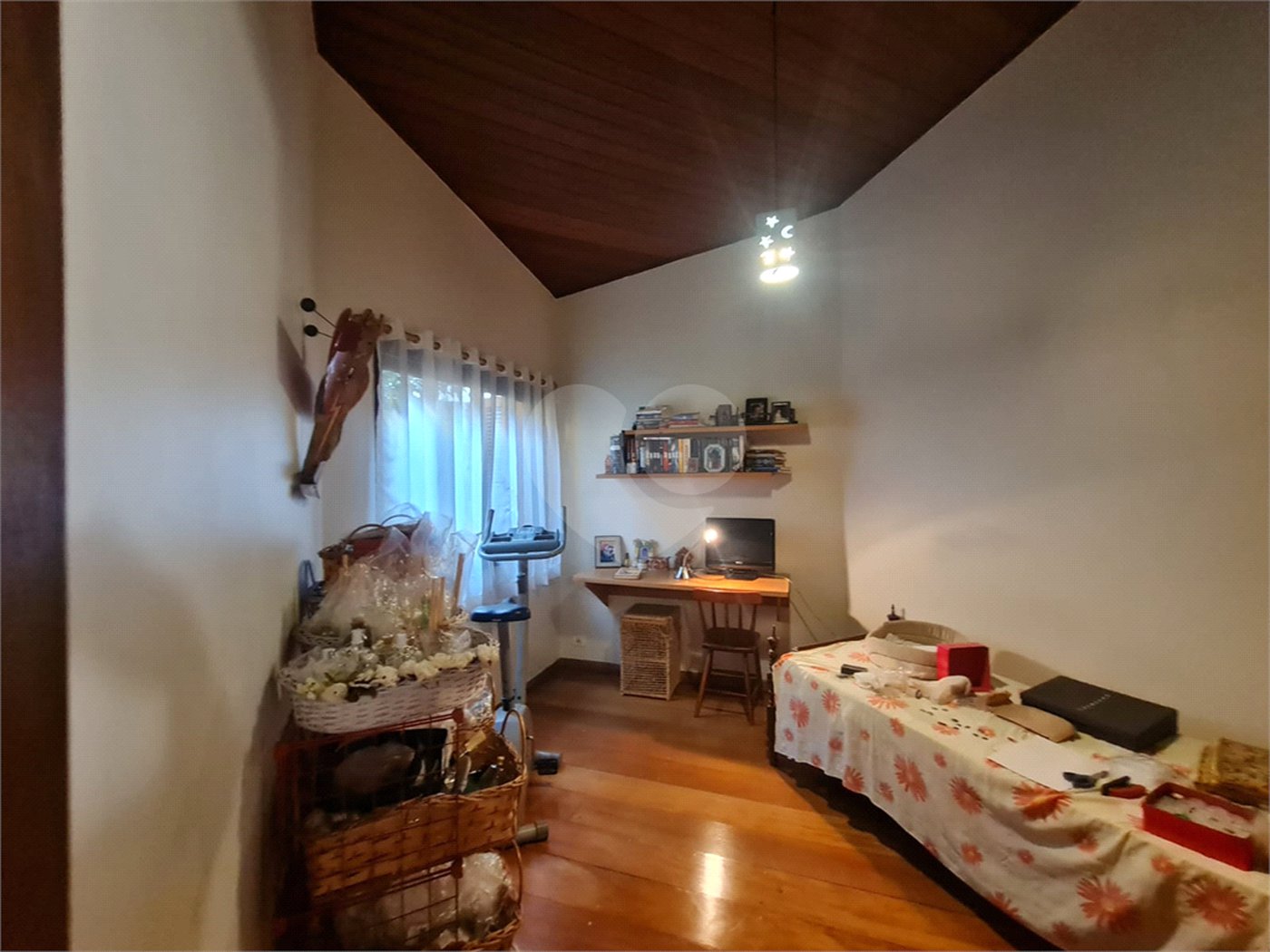 Casa Térrea à venda com 4 quartos, sendo 2 suítes, em Interlagos, São Paulo, SP