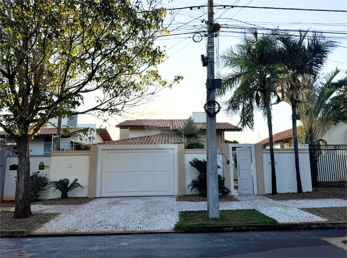 Casa à venda com 3 quartos, sendo 1 suíte, em Ipê, Três Lagoas, MS