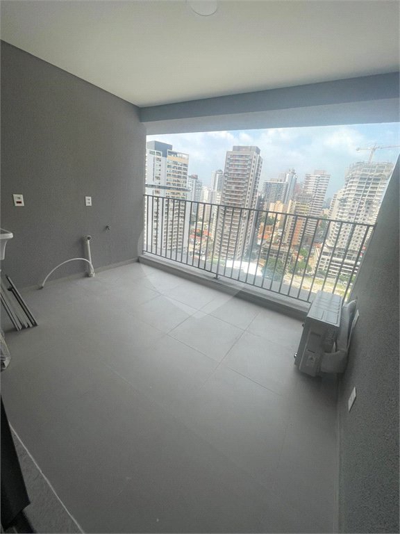 Apartamento à venda ou para alugar com 2 suítes em Jardim das Acácias, São Paulo, SP
