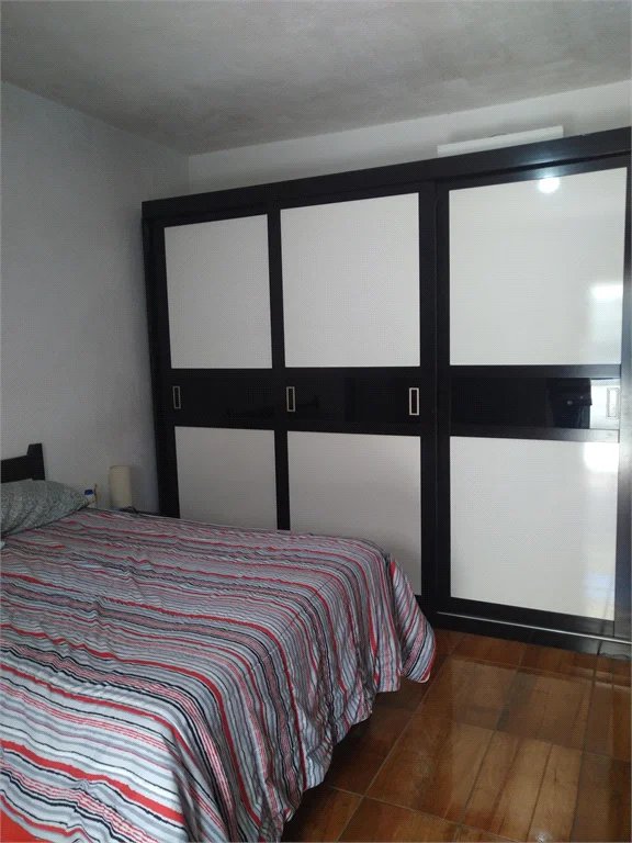 Casa à venda com 4 quartos, sendo 1 suíte, em Vila Pirajussara, São Paulo, SP
