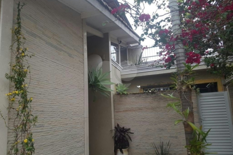 Sobrado à venda com 4 quartos, sendo 2 suítes, em Santana, São Paulo, SP