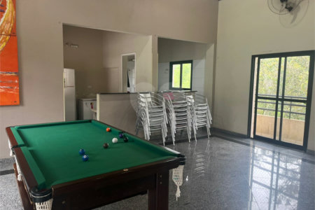 Casa à venda com 3 quartos, sendo 1 suíte, no condomínio New Village, Cotia - SP