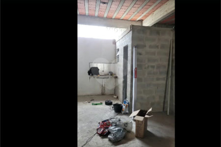 Prédio à venda em Km 32, Nova Iguaçu, RJ