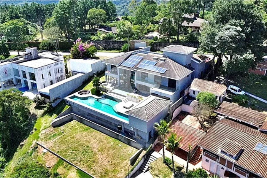 Casa à venda com 5 suítes no condomínio Alpes da Cantareira, Mairiporã - SP