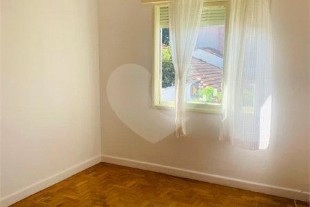 Casa de Vila à venda com 4 quartos, sendo 2 suítes, em Alto da Boa Vista, São Paulo, SP