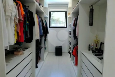 Casa à venda com 4 suítes no condomínio Fazenda Serra Azul, Itupeva - SP