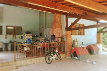Casa à venda com 3 quartos, sendo 1 suíte, no condomínio Acmti - Colinas do Mosteiro, Terras de Itaici e Recanto dos Pássaros, Indaiatuba - SP