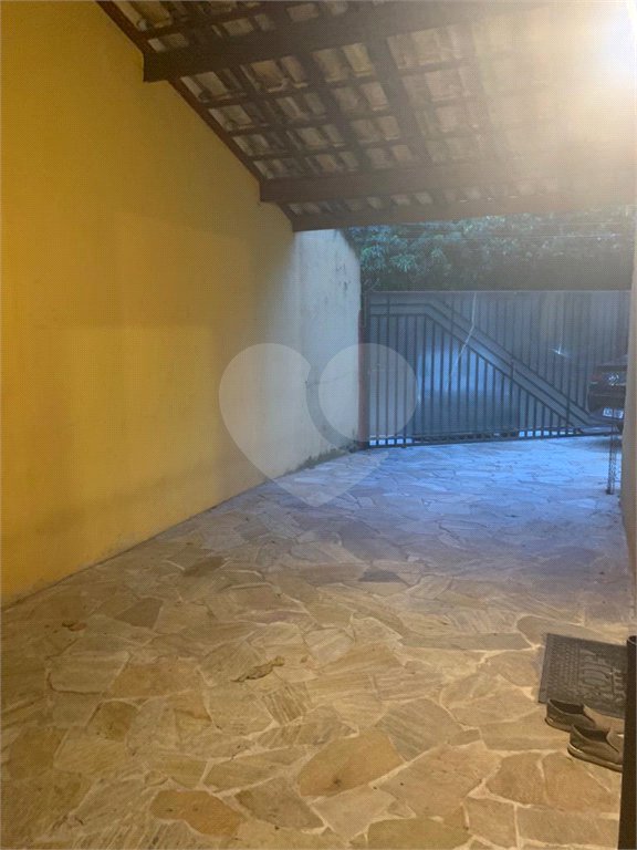 Casa à venda com 4 quartos, sendo 1 suíte, em Loteamento Shangrilá, Valinhos, SP