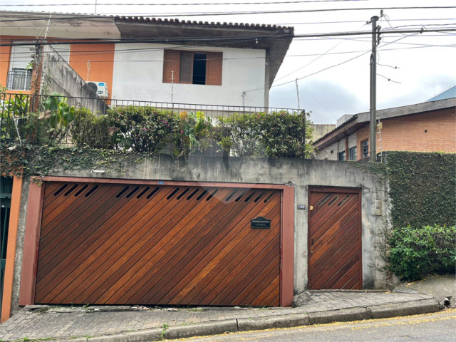 Sobrado à venda com 3 quartos, sendo 1 suíte,  em Morumbi, São Paulo, SP
