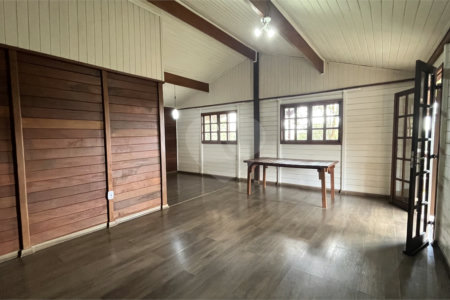 Casa Térrea para alugar com 3 quartos, sendo 1 suíte, em Jardim Estância Brasil, Atibaia, SP