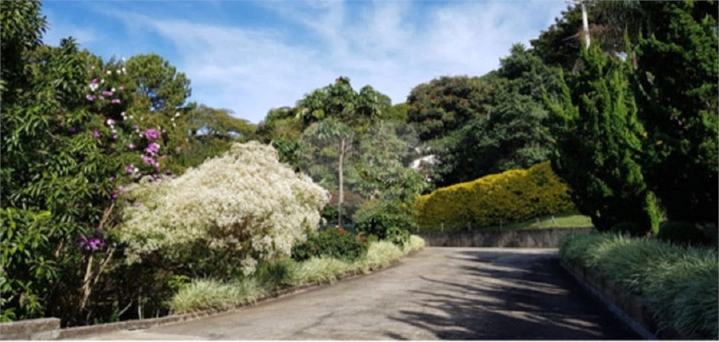 Casa à venda com 4 suítes no condomínio Monte Samkhya, Serra Negra - SP