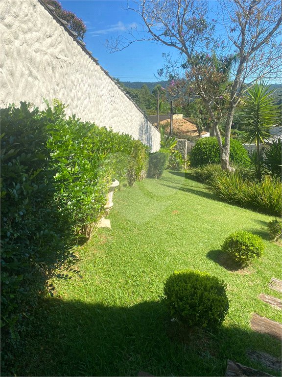 Casa à venda com 5 quartos, sendo 4 suítes, no condomínio Lago do Imperador, Mairiporã - SP